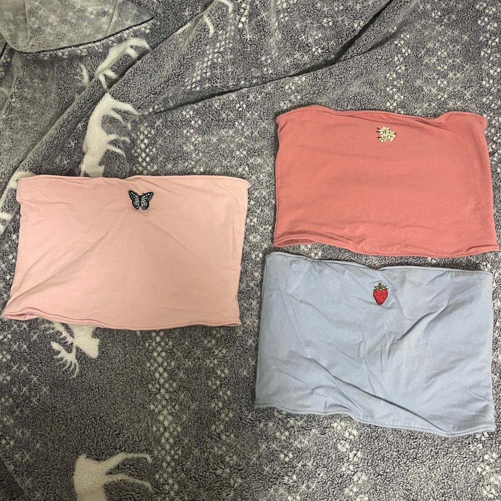 3 reversible Hollister crop tops